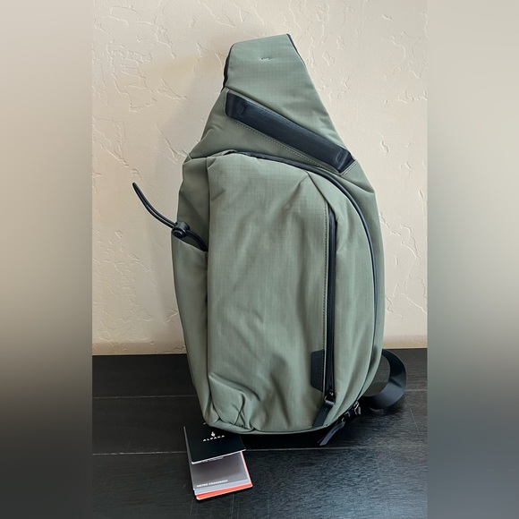 NEW Alpaka Metro Crossbody Left Shoulder 10L Sling Bag Green Axoflux 210D - Picture 2 of 14